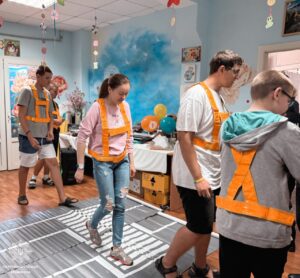 У Кременчуці провели заняття з правил дорожнього руху для молоді з інвалідністю - Новини Кременчука1