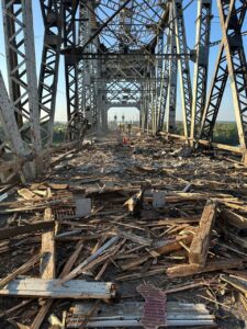 Наслідки атаки шахедами по Крюківському мосту - Новини Кременчука2