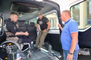 Кременчук отримав автомобіль для допомоги ветеранам від міста-партнера Тюбінген - Новини Кременчука1