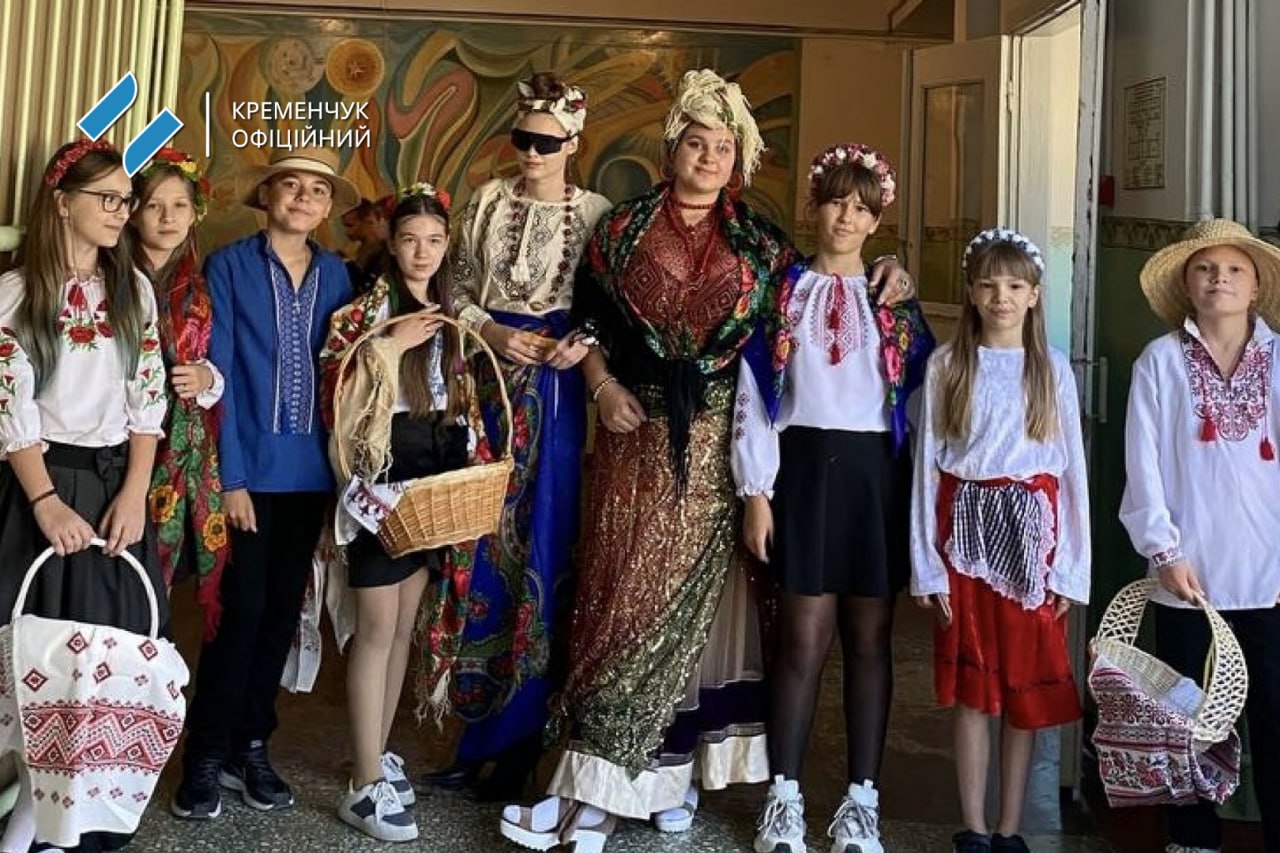 У Кременчуці гімназія №28 провела благодійний ярмарок на підтримку ЗСУ0