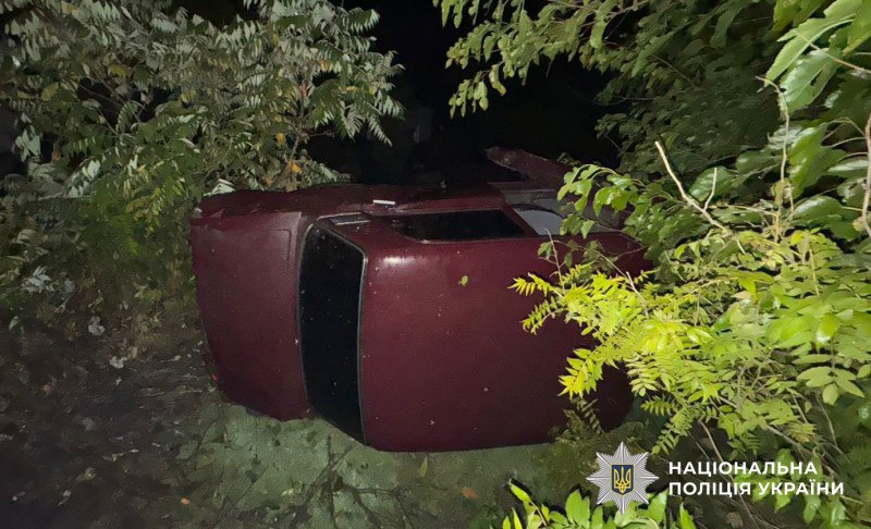 Поліція Полтавщини розслідує ДТП у селі Андріївка, пасажир легковика госпіталізований0