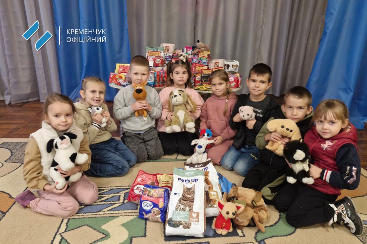 Маленькі кременчужани допомагають безпритульним тваринам