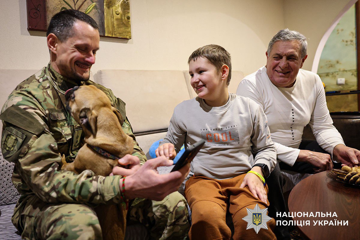У День захисту дітей поліцейські Полтавщини подарували тепло й турботу родинам Героїв