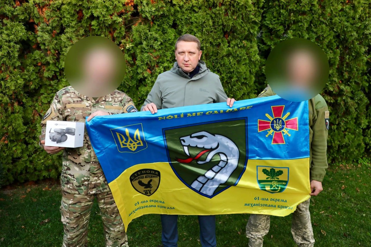 Кременчук посилює ППО: громада передала спеціальні окуляри для управління дронами-перехоплювачами