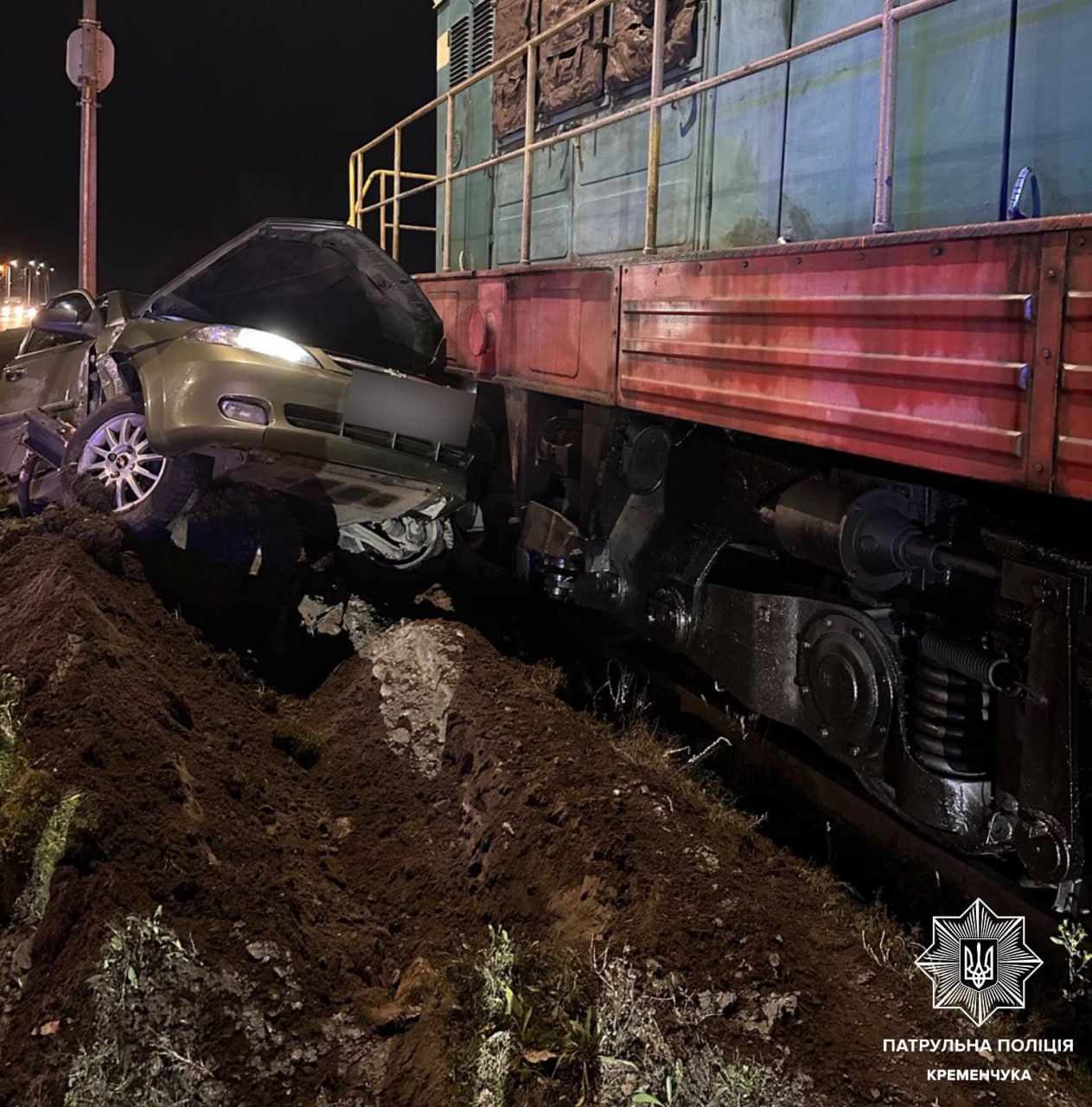 ДТП на Ярмарковій: патрульні Кременчука нагадують правила проїзду залізничних переїздів