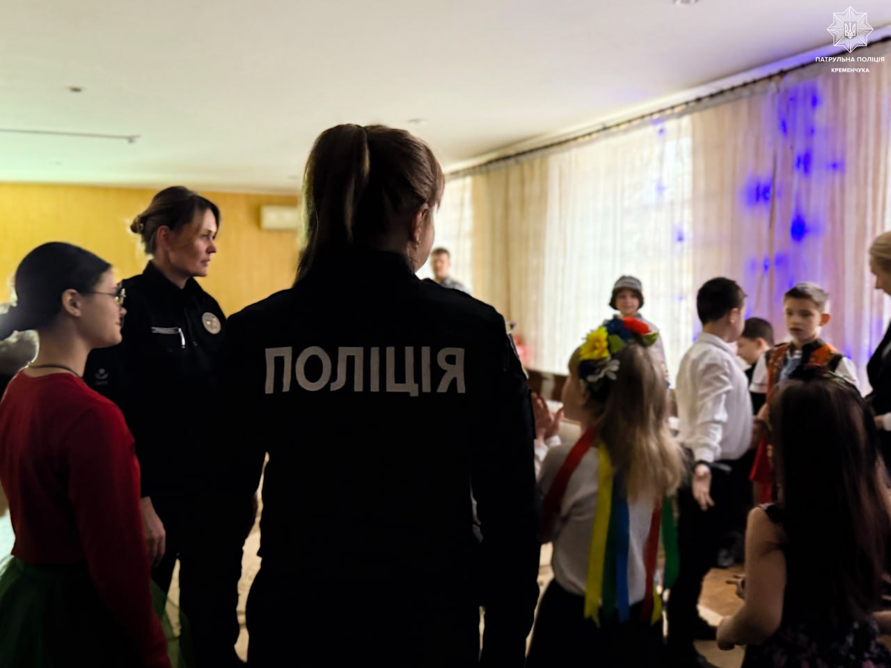 Різдво, наповнене дитячими усмішками: патрульні Кременчука подарували свято малечі