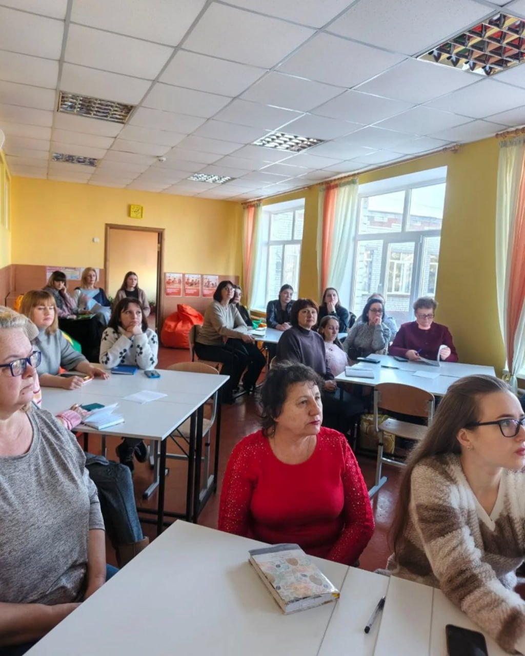 У Кременчуці професійна спільнота асистентів учителів об&rsquo;єдналася задля підтримки кожної дитини