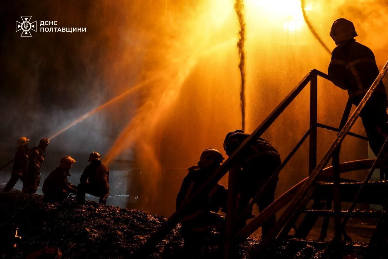 Рятувальники ліквідували наслідки атаки на промисловий об&rsquo;єкт у Миргородському районі