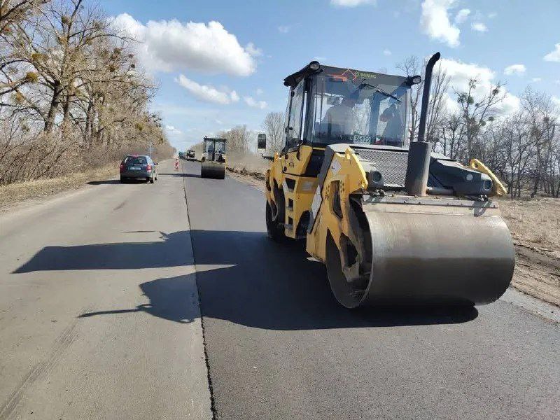 На Полтавщині триває ремонт автошляху Лубни &ndash; Миргород &ndash; Опішня