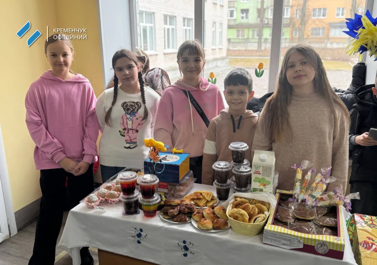 У Кременчуцькому ліцеї №5 провели благодійний ярмарок на підтримку ЗСУ