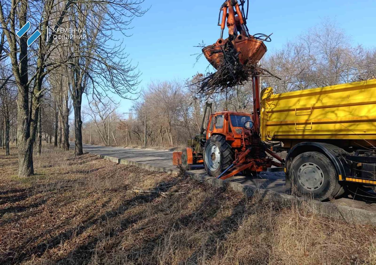 У Кременчуці тривають роботи з благоустрою територій
