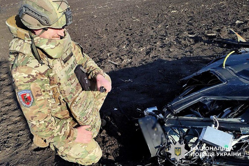 На Полтавщині вибухотехніки поліції знешкодили небезпечні бойові частини ворожих дронів