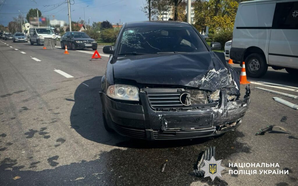 У Полтаві зіткнулися Volvo та Volkswagen: травмовано пасажира